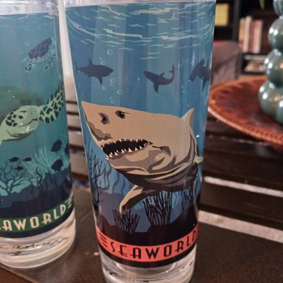 Set of Three 3 Sea World Pass Member Collectible 11 Ounce Glasses Tumblers 2009 - Picture 9 of 9
